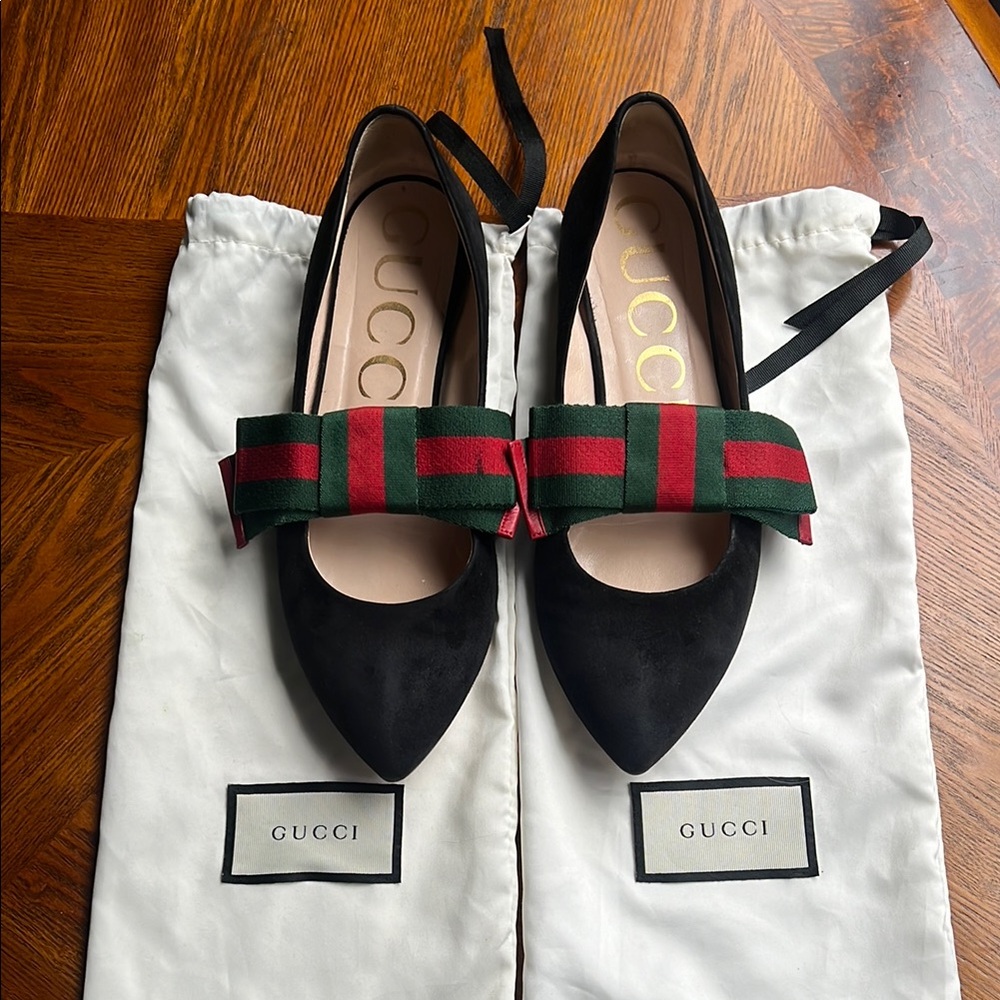 Gucci Women's Black Suede Flats Black, Red and Green Bow Accents